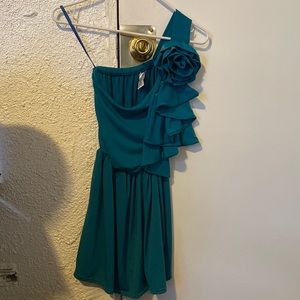 Short dress with stretchy waist